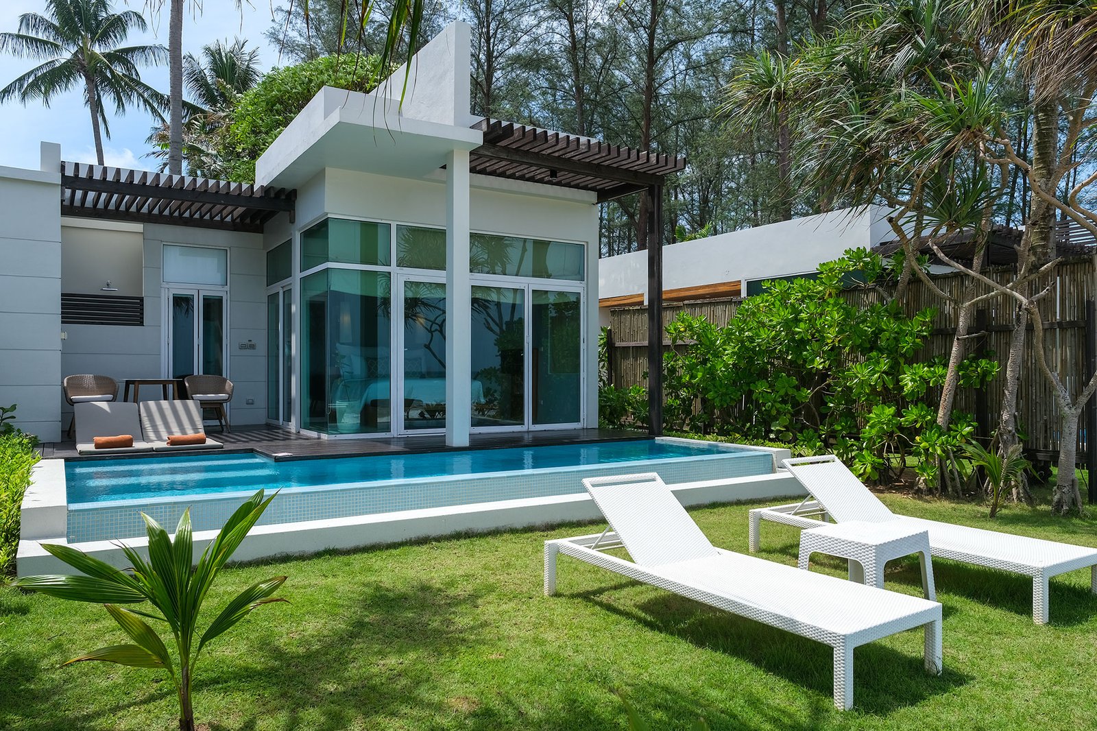 modern-house-with-a-swimming-pool-modern-pool-vil-2022-07-07-23-36-11-utc.jpg